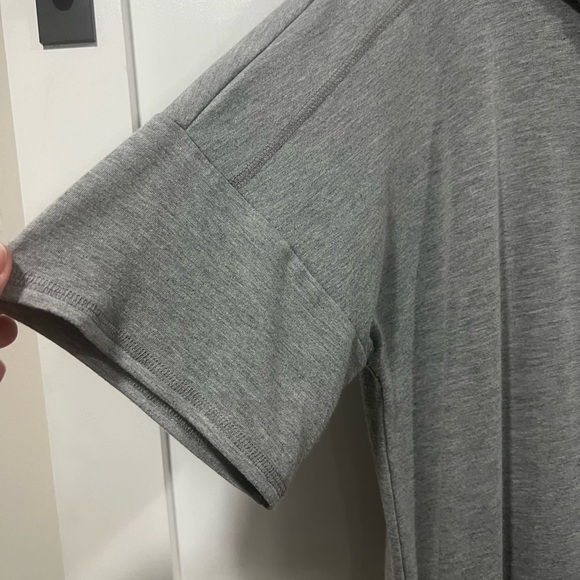 Cable & Gauge hoodie jogger dress with pockets - Picture 2 of 7